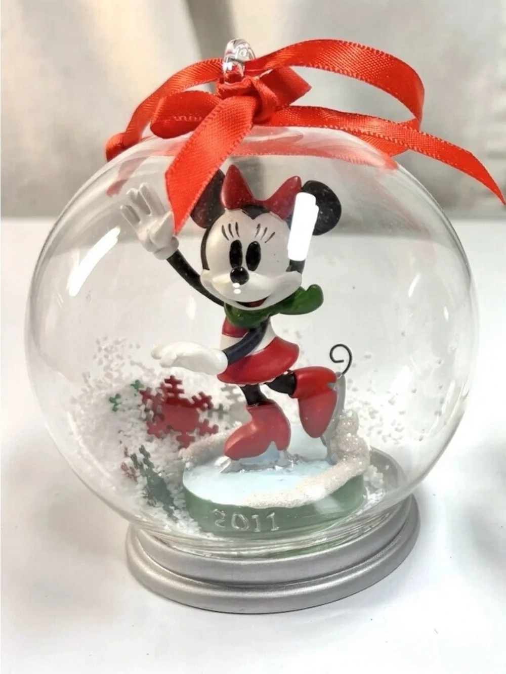 Disney Minnie Mouse Iceskating  Snow Globe Glass Ornaments Christmas Decor